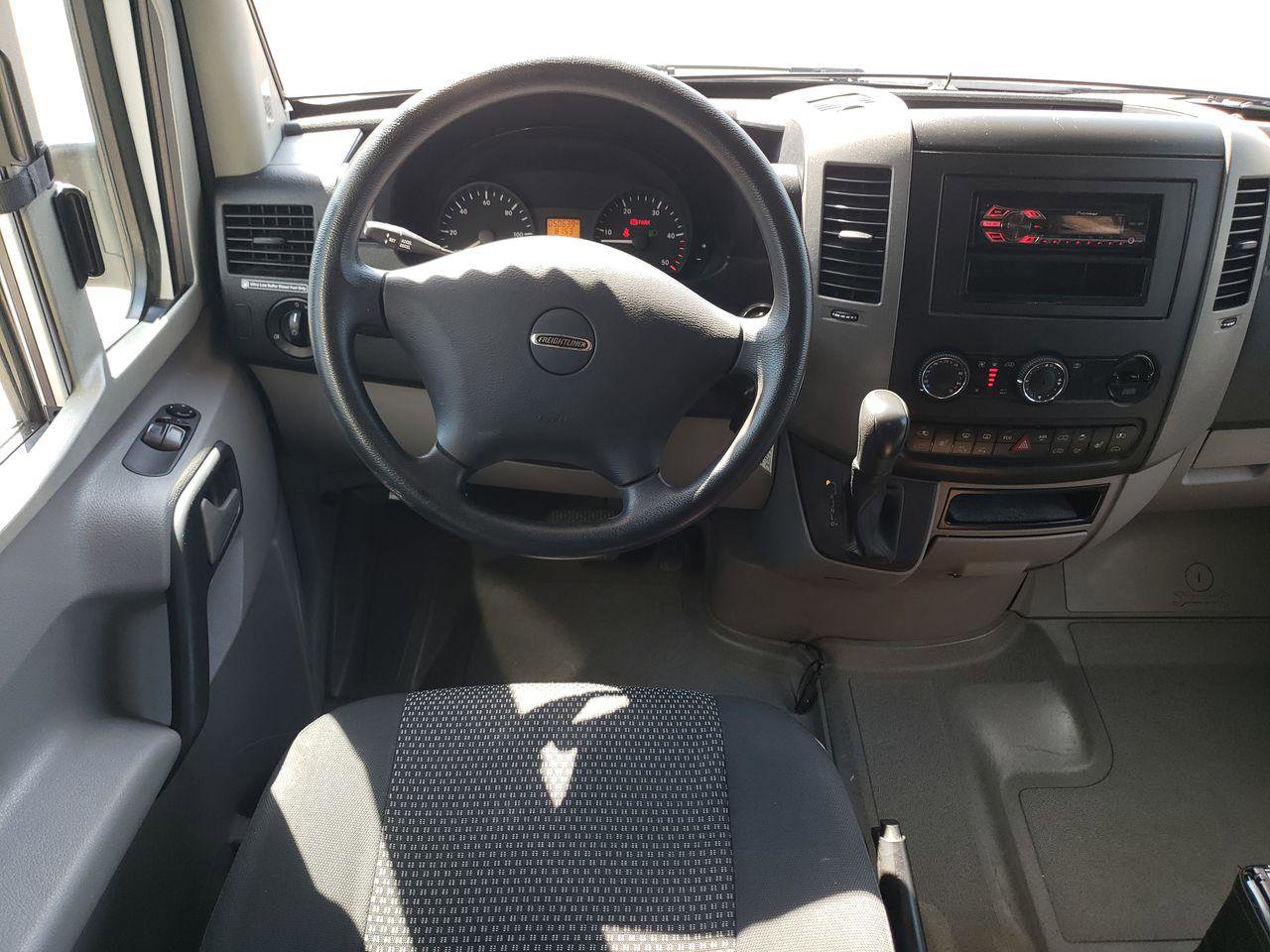 Used 2008 Freightliner Sprinter 3500 image 6