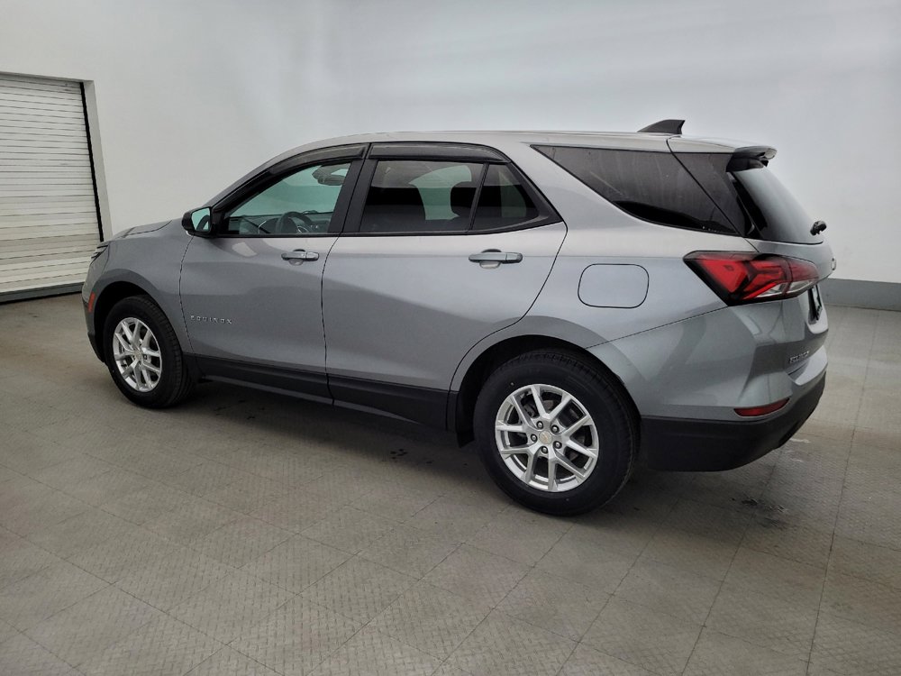 Used 2024 Chevrolet Equinox LS w/ LS Convenience Package image 3