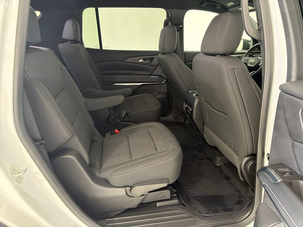 Used 2025 Chevrolet Traverse LT w/ LPO, Floor Liner Package FWD image 24