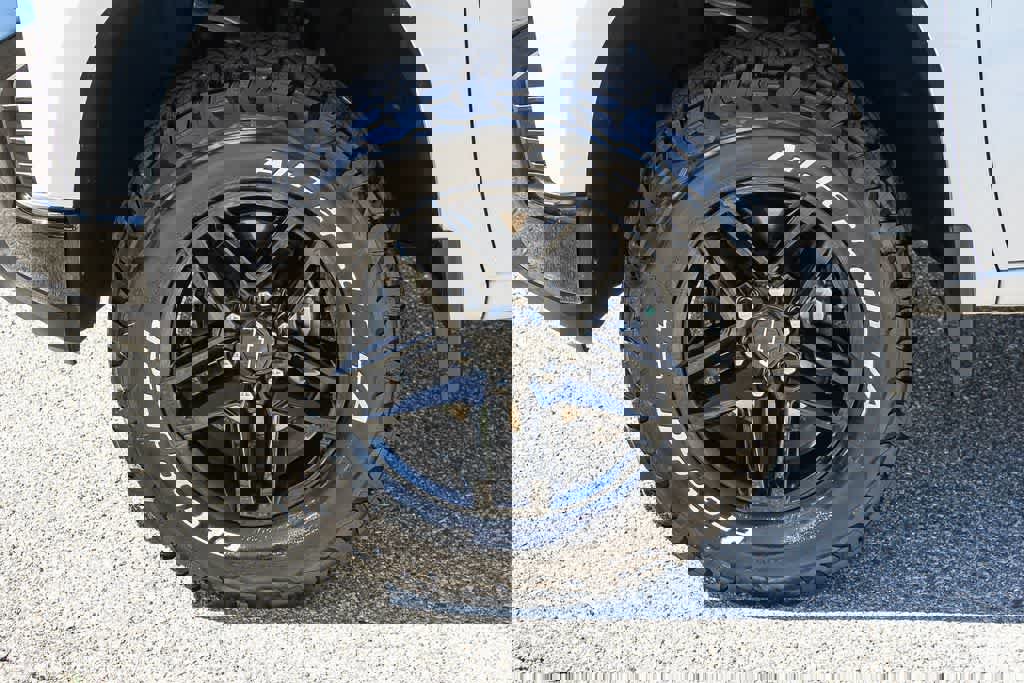 Used 2021 Chevrolet Silverado 1500 Custom Trail Boss AWD/4WD image 7