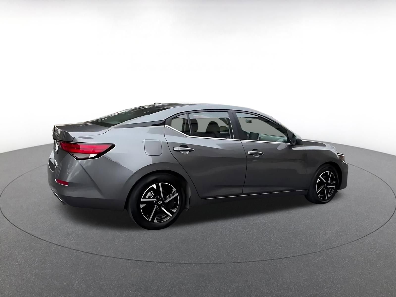 Used 2025 Nissan Sentra SV image 15