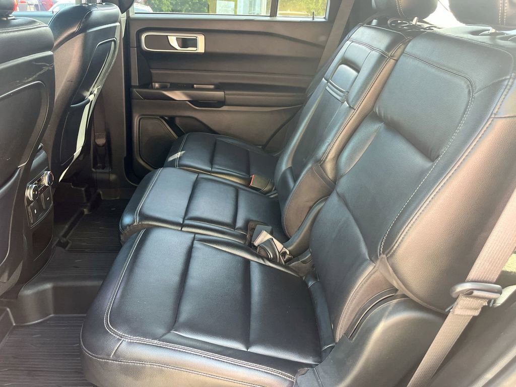 Used 2020 Ford Explorer XLT w/ Equipment Group 202A AWD/4WD image 23