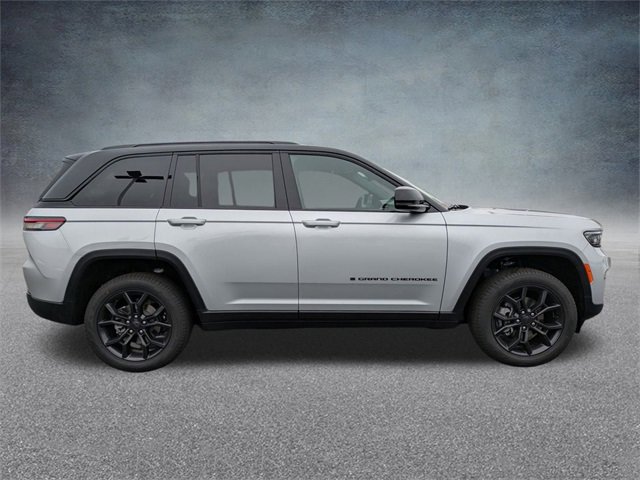 New 2025 Jeep Grand Cherokee Limited w/ Trailer Tow Package image 3