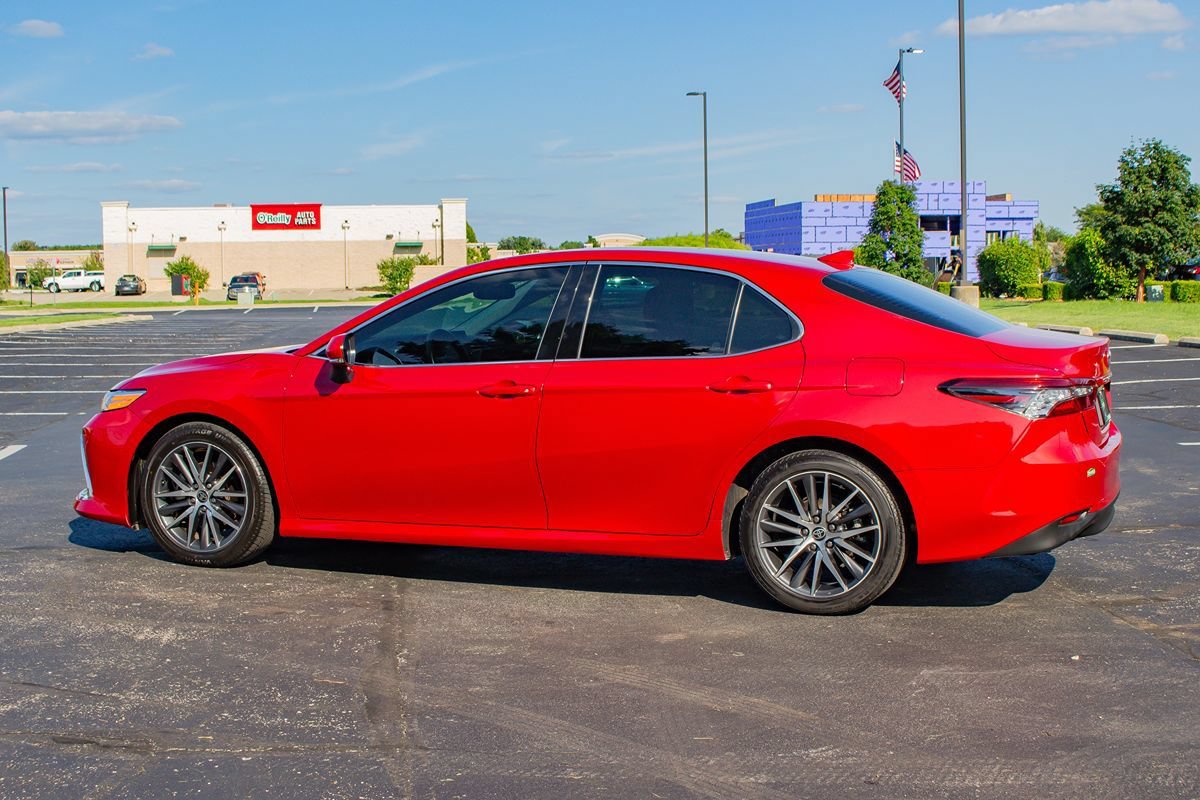 Used 2023 Toyota Camry XLE FWD image 6