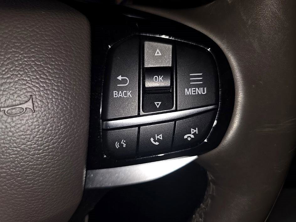 Used 2022 Ford Explorer Platinum w/ Equipment Group 601A image 16