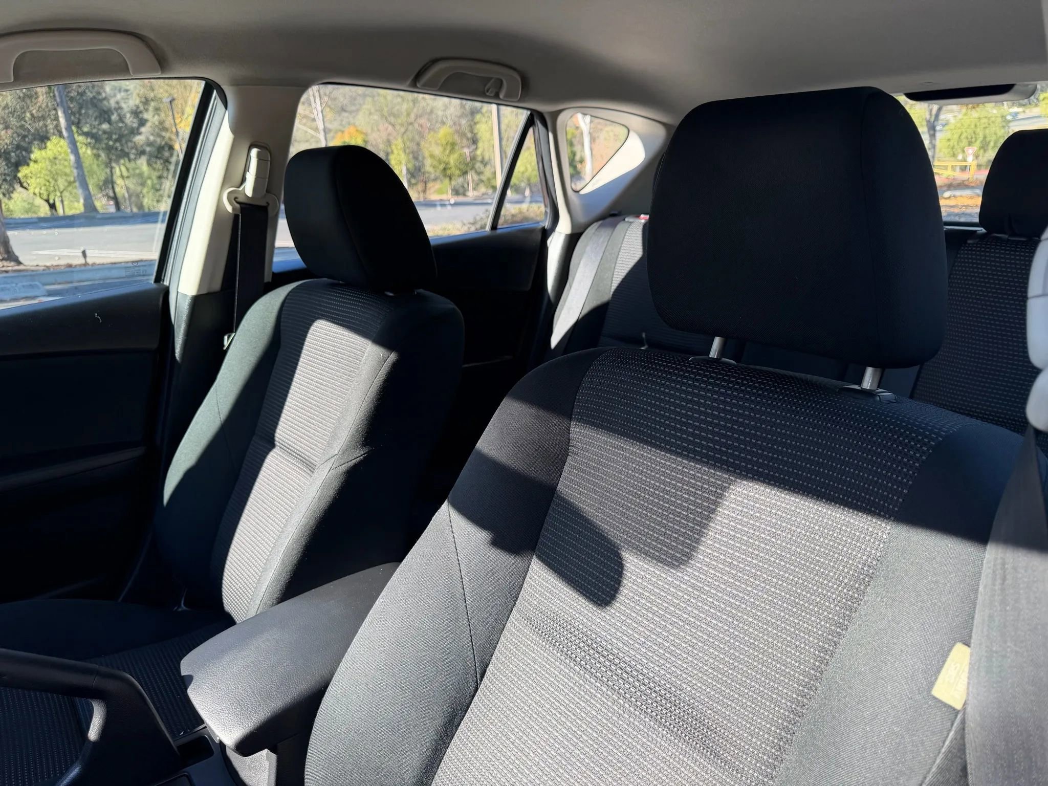 Used 2012 MAZDA MAZDA3 i Touring image 11