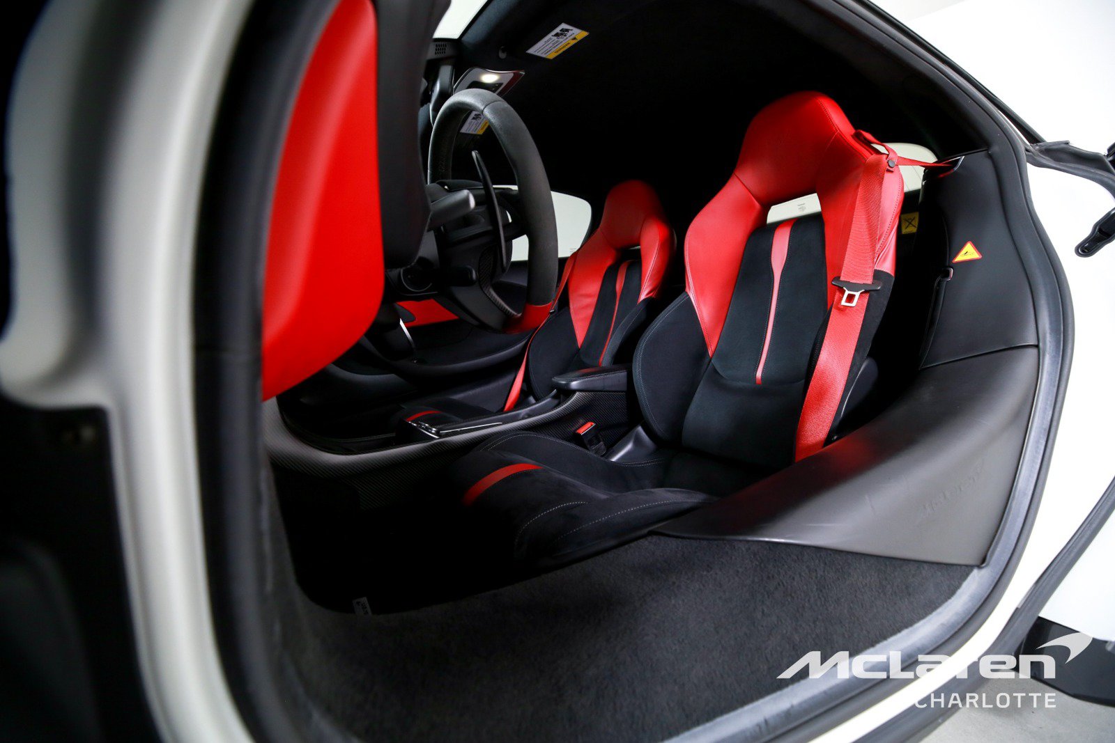 Used 2017 McLaren 570S Coupe RWD image 12