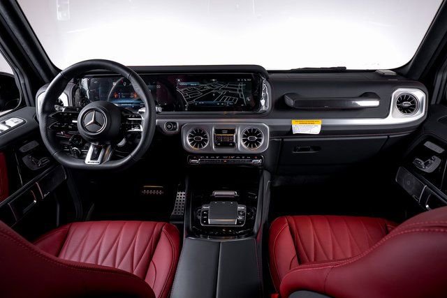 Used 2025 Mercedes-Benz G 63 AMG 4MATIC image 32