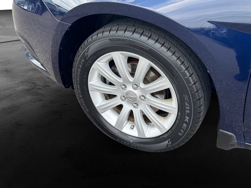 Used 2013 Chrysler 200 Touring FWD image 12