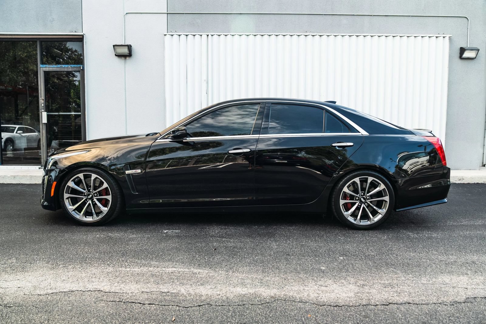 Used 2018 Cadillac CTS V w/ Luxury Package RWD image 5