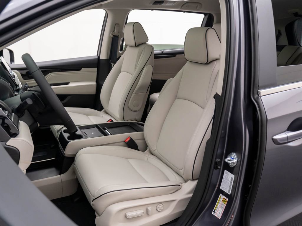 New 2026 Honda Odyssey Touring image 16