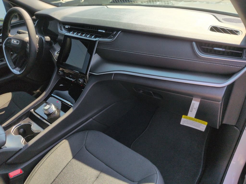 New 2026 Jeep Grand Cherokee L Laredo AWD/4WD image 33