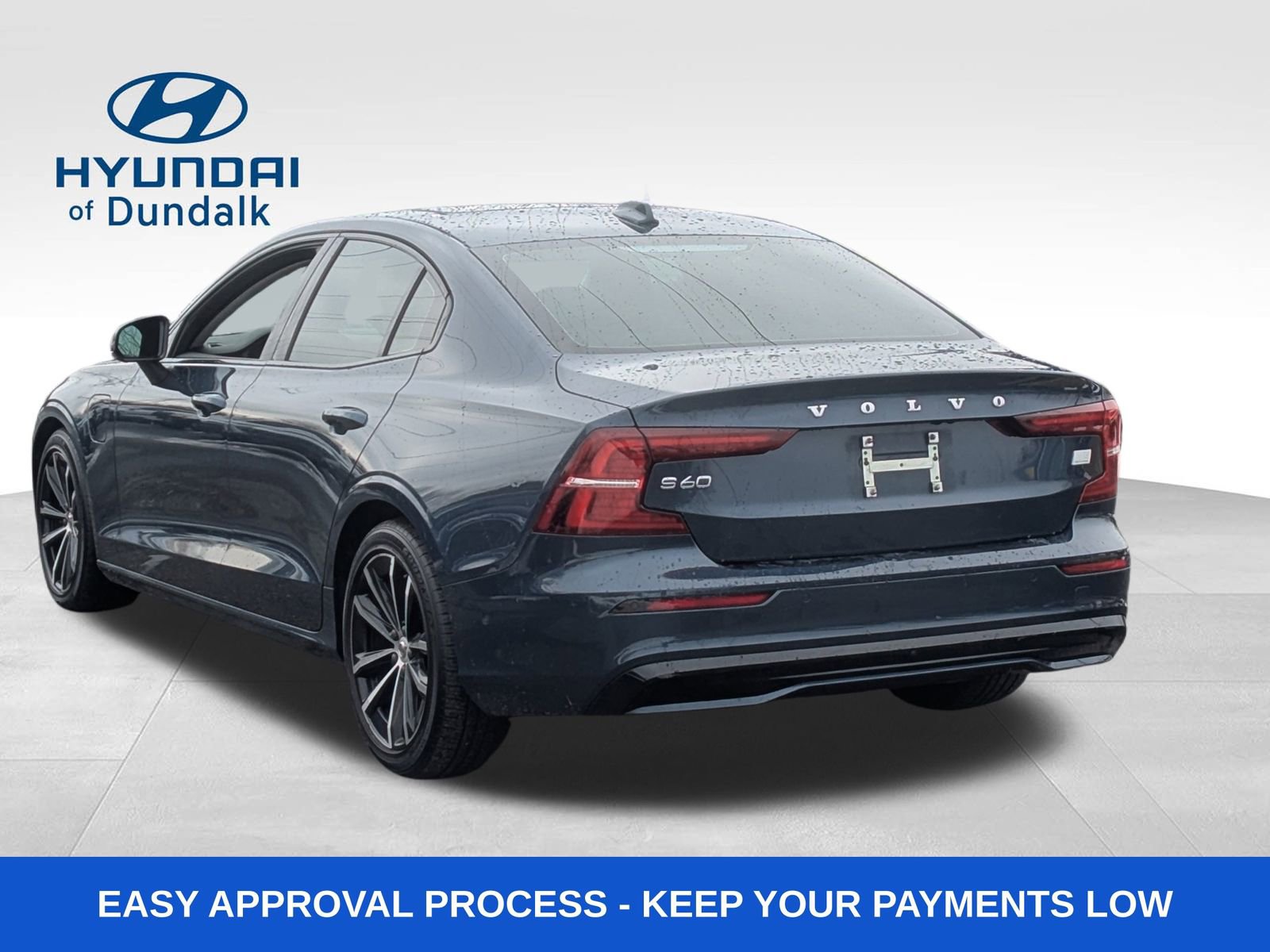 Used 2023 Volvo S60 T8 Plus image 3