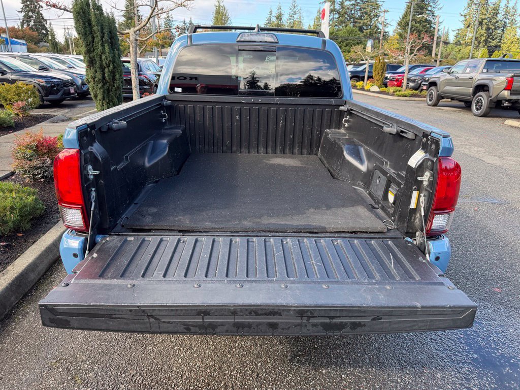 Used 2019 Toyota Tacoma TRD Sport AWD/4WD image 10