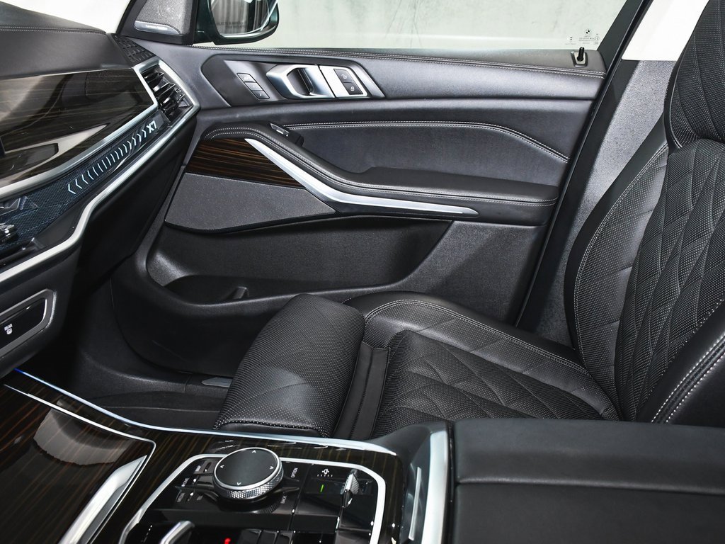 Used 2024 BMW X7 xDrive40i image 58