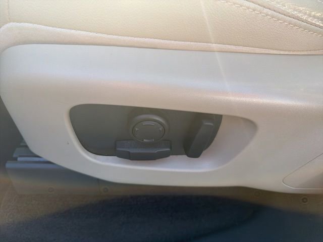 Used 2018 Land Rover Discovery HSE AWD/4WD image 20