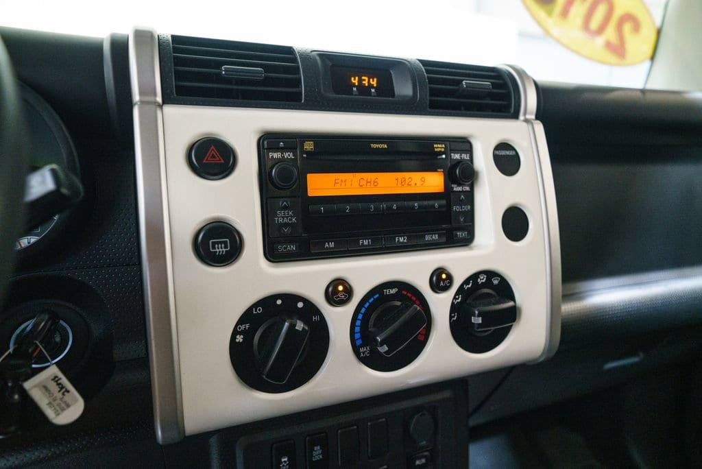 Used 2010 Toyota FJ Cruiser 4WD image 24