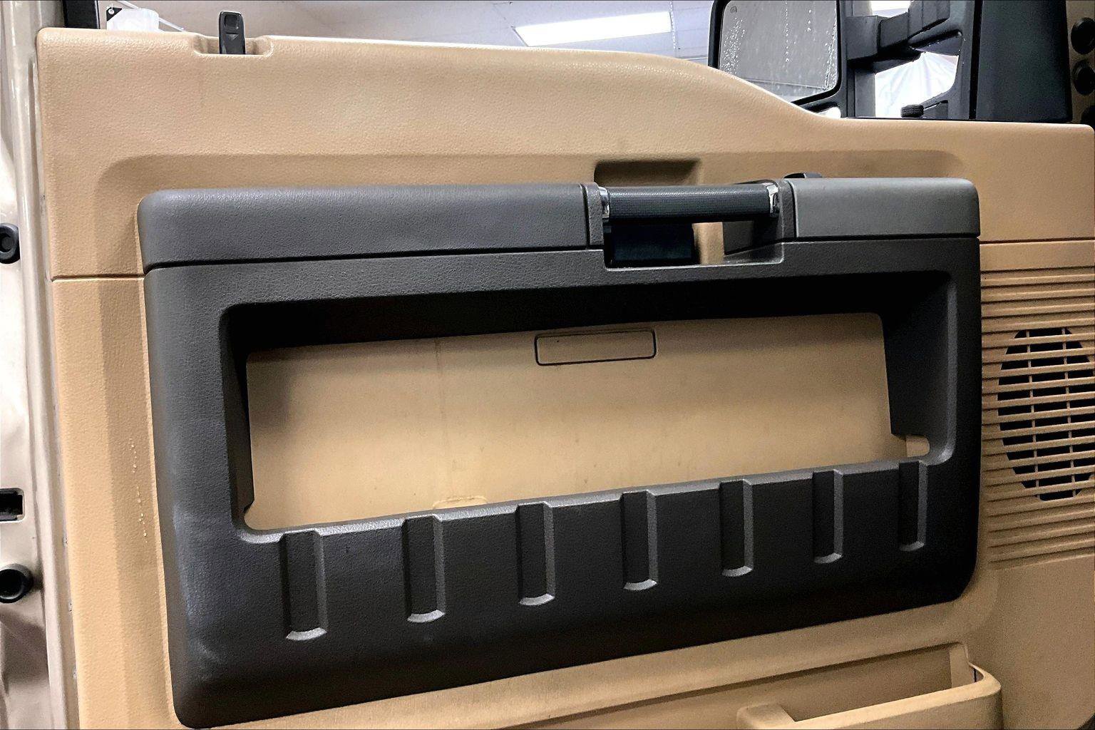 Used 2011 Ford F250 XLT w/ Camper Pkg image 22