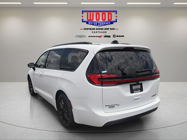 New 2027 Chrysler Pacifica Limited FWD image 5