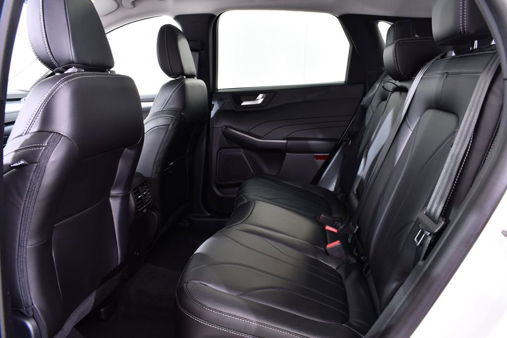 New 2026 Ford Escape SE w/ PHEV Premium Package FWD image 16