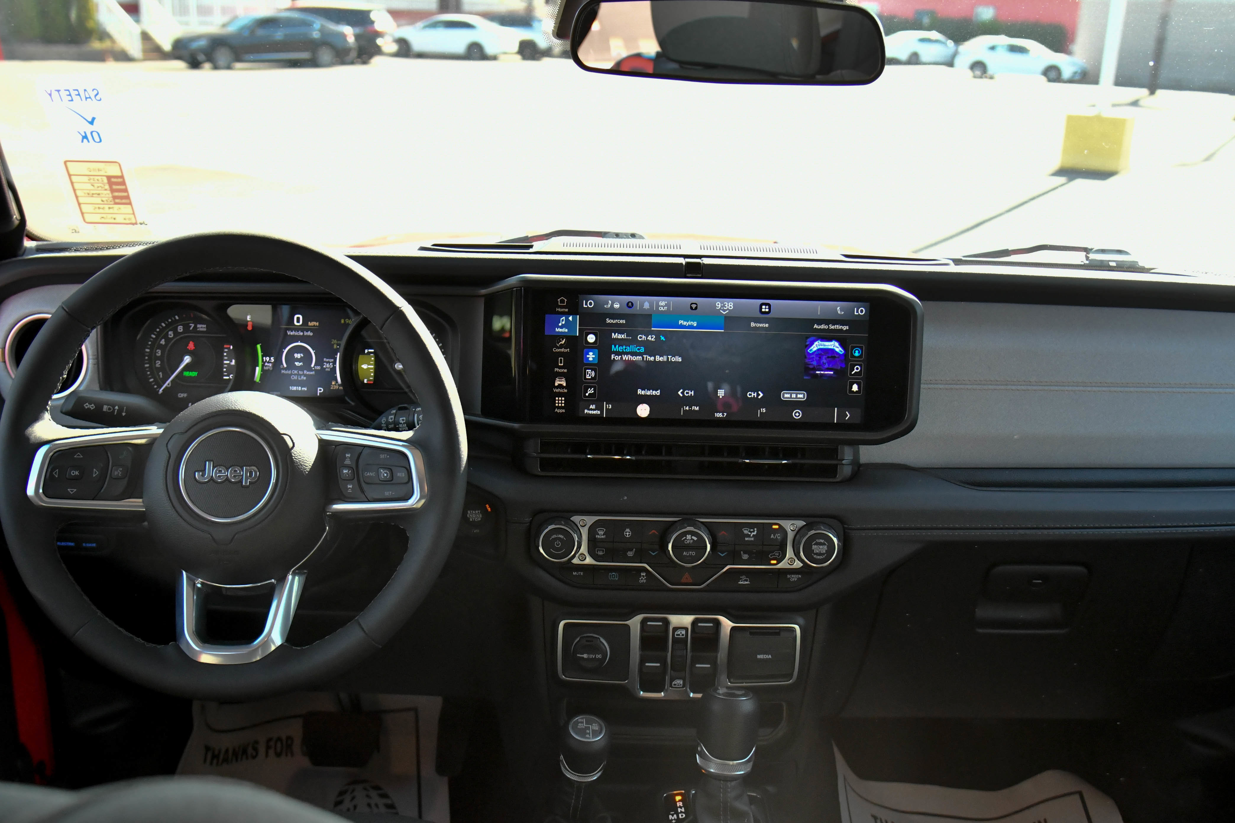 Used 2025 Jeep Wrangler Sahara image 39