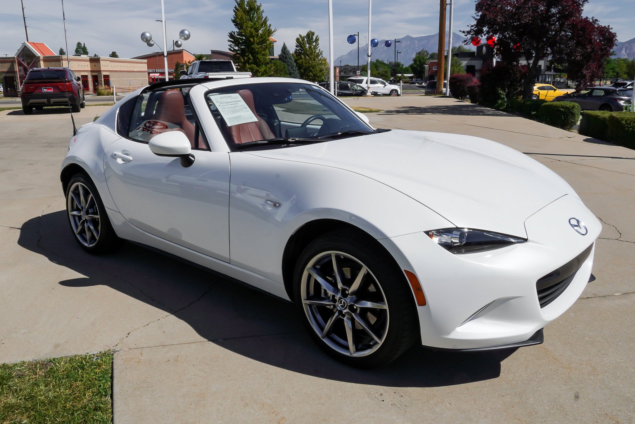 Used 2022 MAZDA MX-5 Miata RF Grand Touring w/ Weather Package RWD image 3