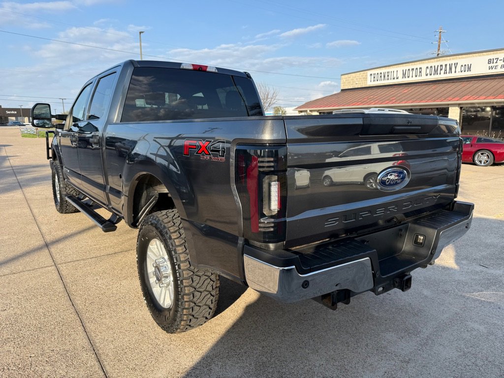 Used 2017 Ford F250 XLT w/ XLT Value Package AWD/4WD image 5