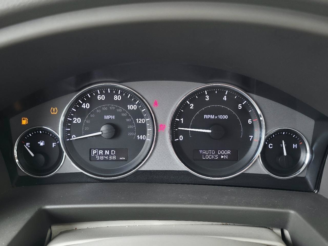 Used 2008 Jeep Commander Limited w/ Trailer Tow Group IV AWD/4WD image 31