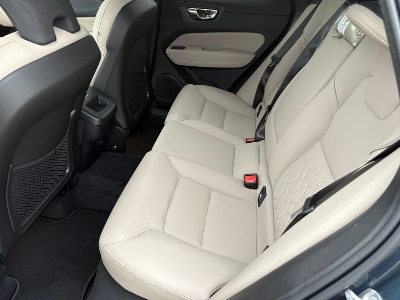 New 2026 Volvo XC60 B5 Plus w/ Protection Package Premier AWD/4WD image 24