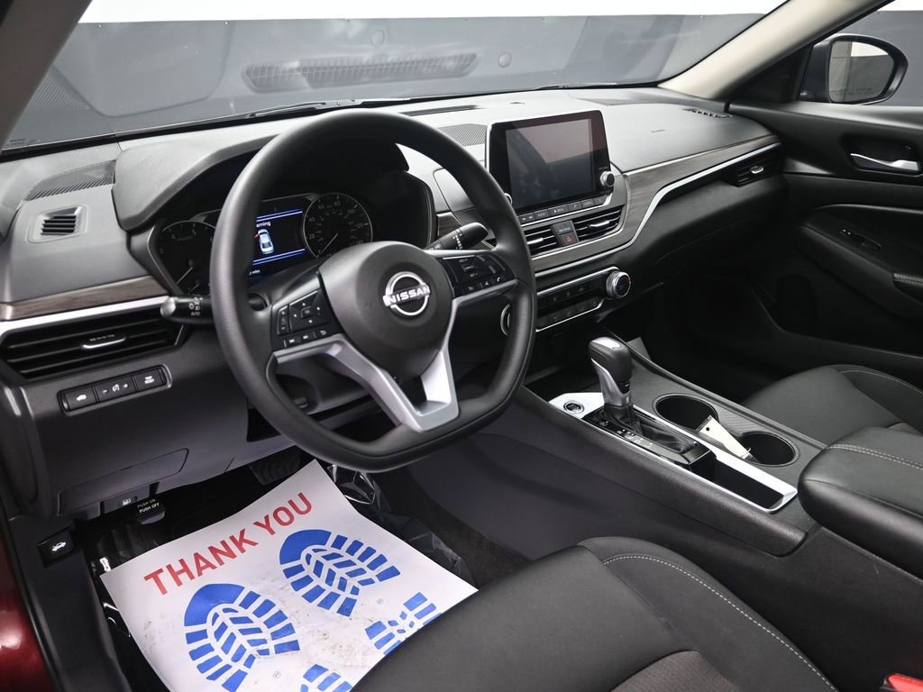 Used 2025 Nissan Altima 2.5 SV image 13