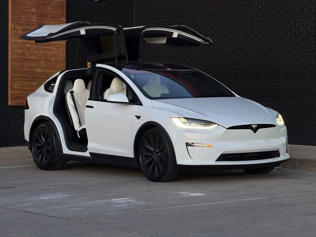 Used 2022 Tesla Model X Plaid image 6