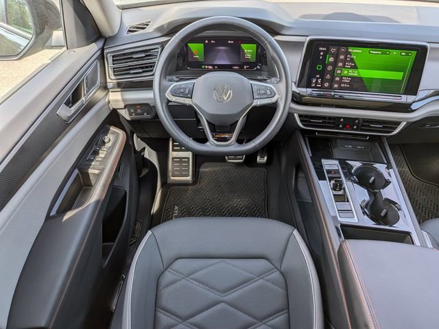 Certified 2025 Volkswagen Atlas Peak Edition SE AWD/4WD image 17