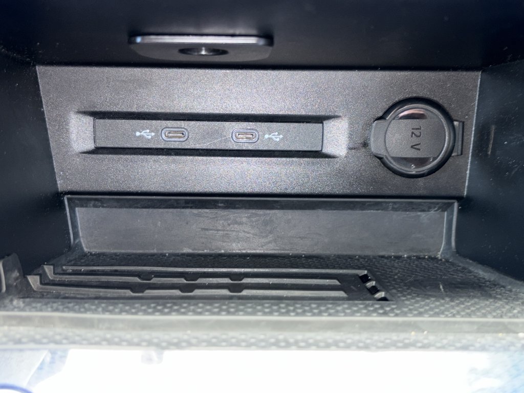 Certified 2025 Volkswagen Taos SE FWD image 6