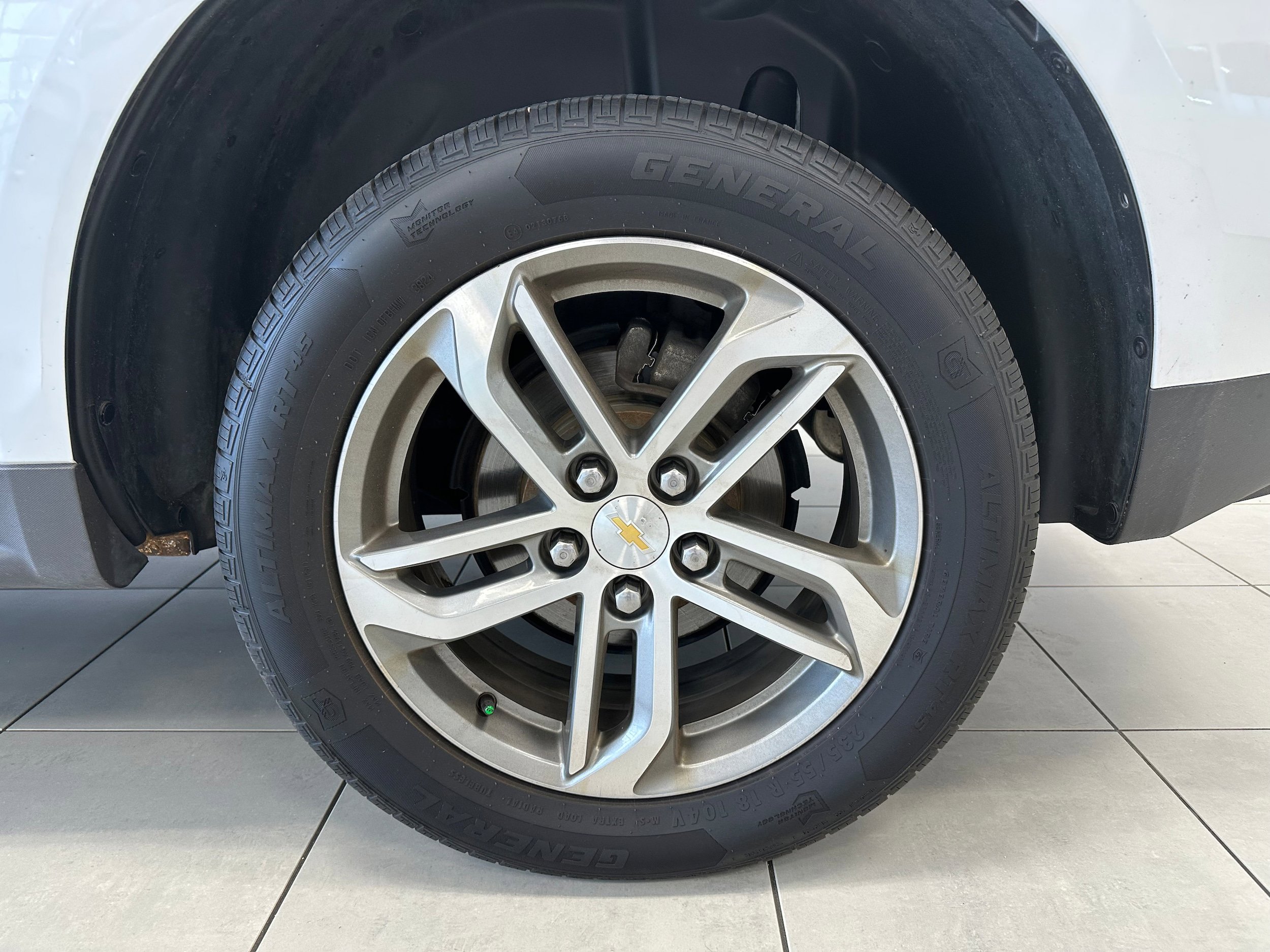 Used 2017 Chevrolet Equinox Premier w/ Enhanced Convenience Package AWD/4WD image 8