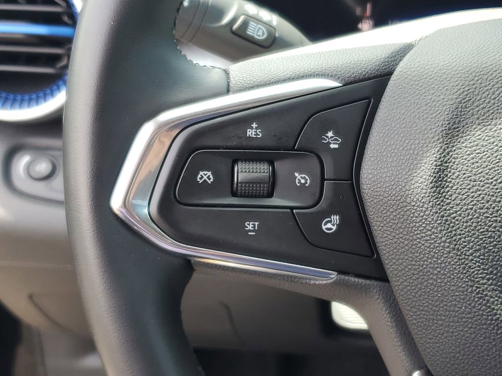 Used 2024 Chevrolet Trax LT w/ Driver Confidence Package FWD image 11