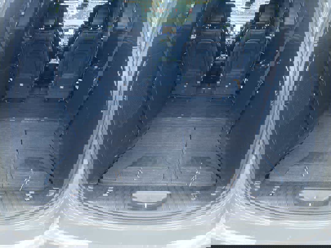 Used 2022 Chrysler Pacifica Touring-L w/ Uconnect Theater Family Group image 23