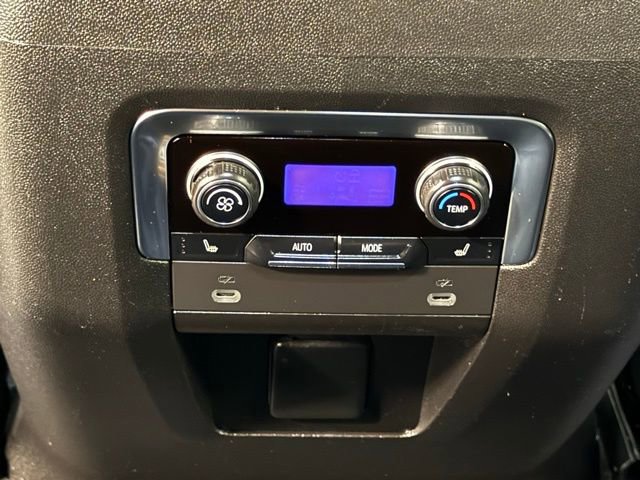 Used 2022 Chevrolet Suburban RST w/ Luxury Package AWD/4WD image 35