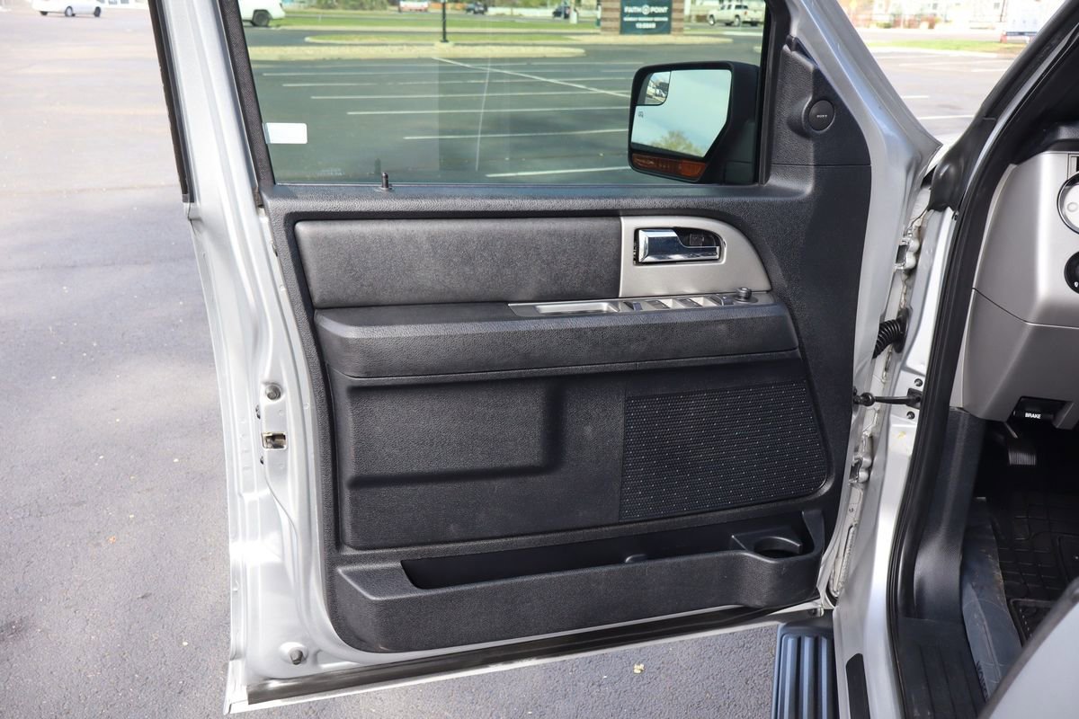 Used 2015 Ford Expedition EL XLT w/ Equipment Group 202A image 25