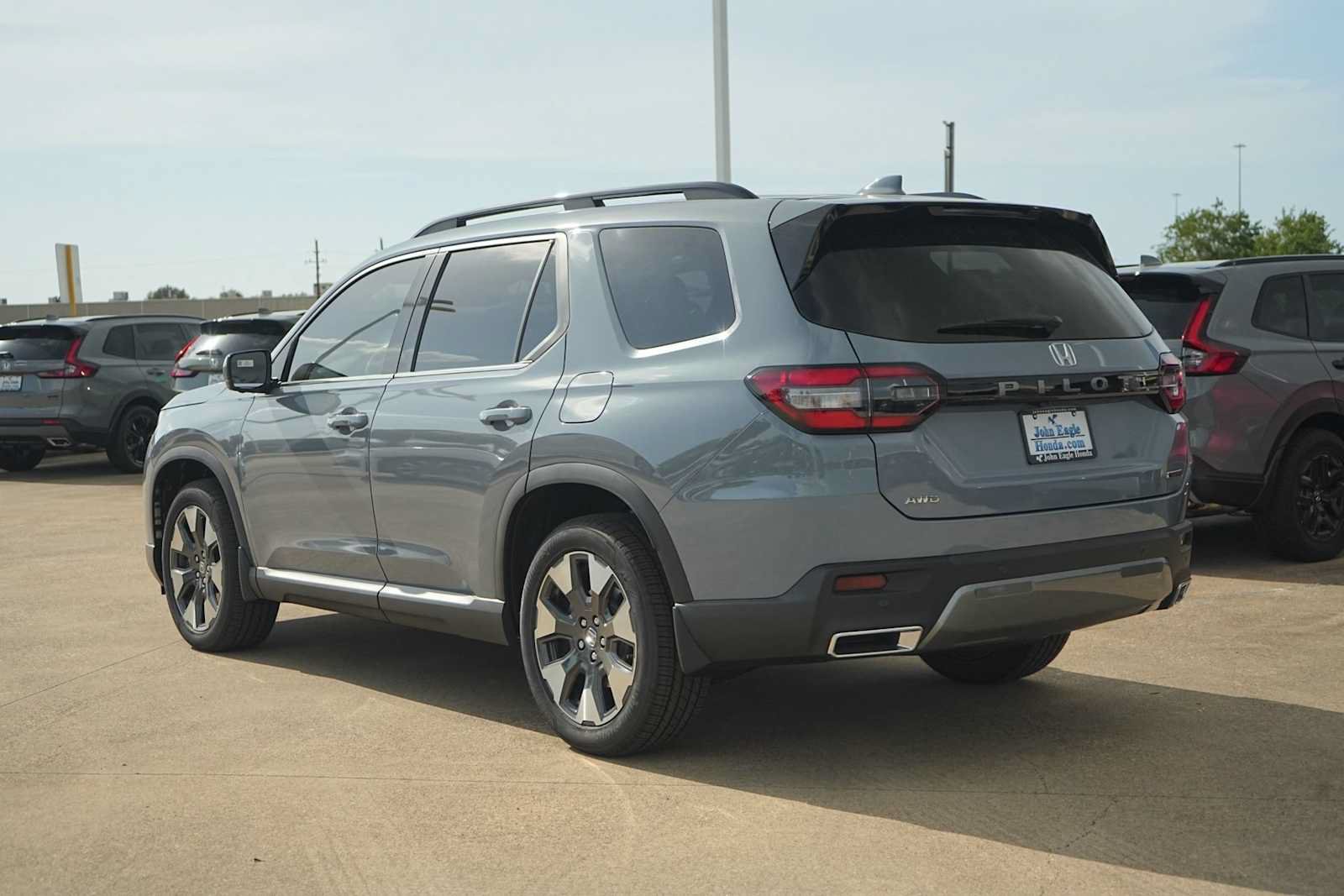 New 2026 Honda Pilot Touring image 4