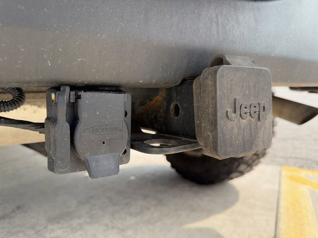 Used 2015 Jeep Wrangler Unlimited Rubicon w/ Connectivity Group AWD/4WD image 20