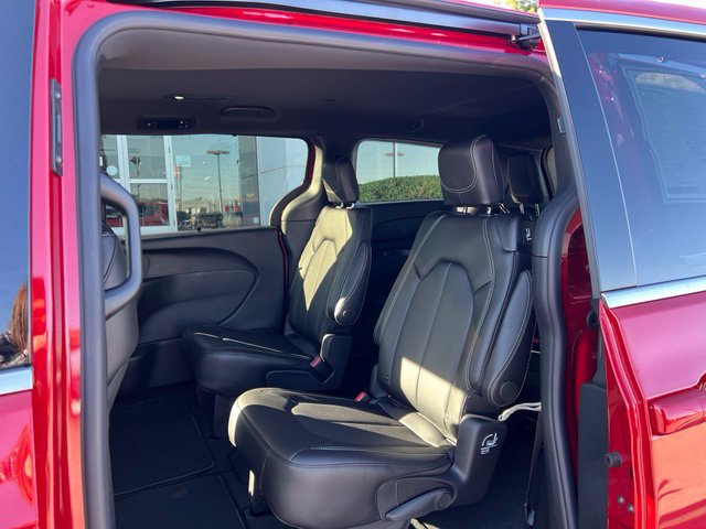 New 2027 Chrysler Pacifica LX FWD image 21