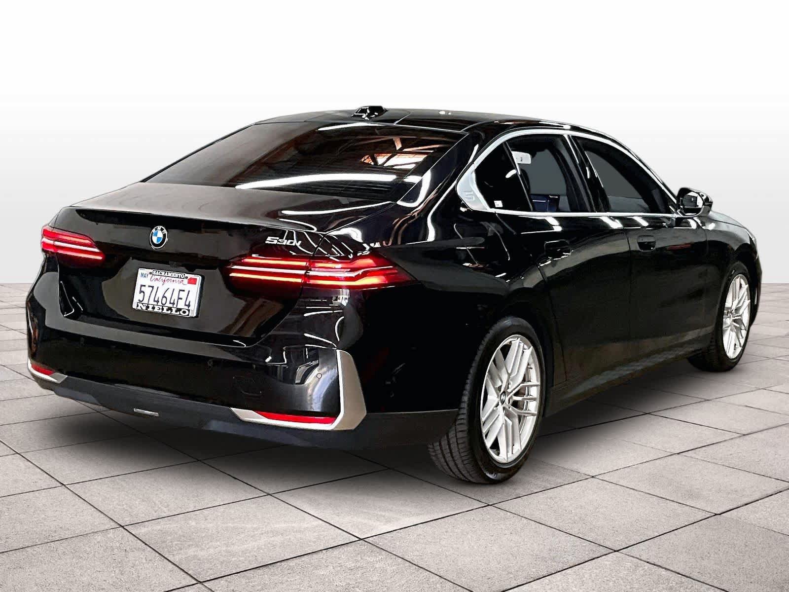 Used 2025 BMW 530i w/ Premium Package RWD image 16