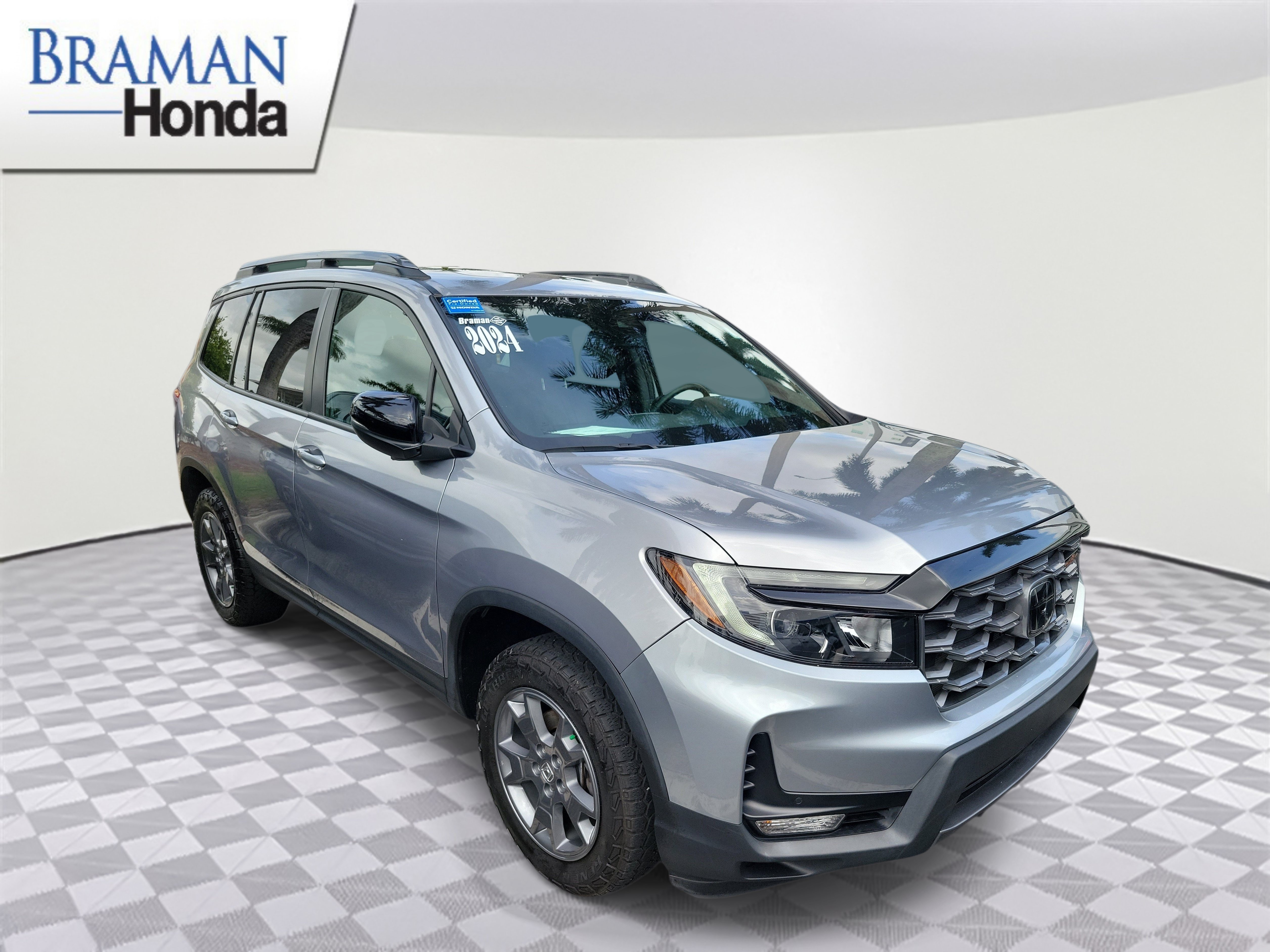 Certified 2024 Honda Passport TrailSport image 2