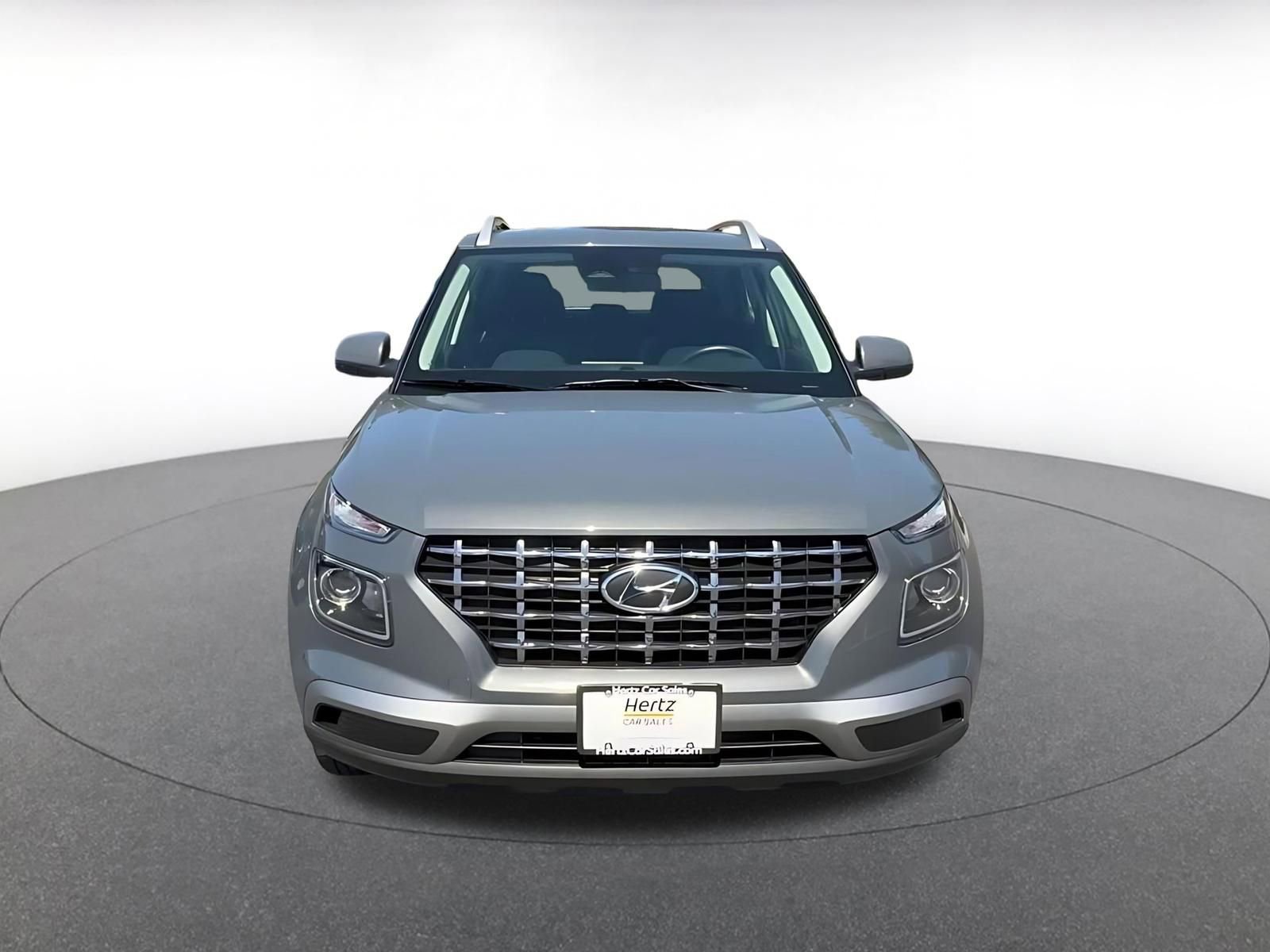 Used 2025 Hyundai Venue SEL FWD image 4