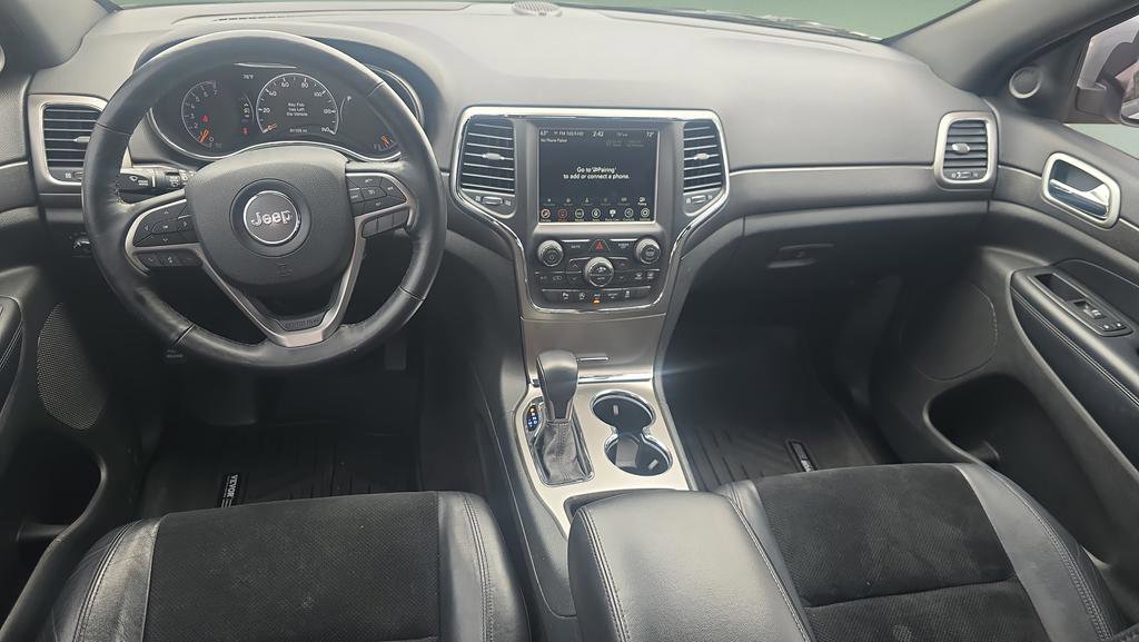 Used 2018 Jeep Grand Cherokee Altitude AWD/4WD image 12