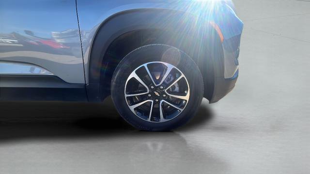 Used 2025 Chevrolet TrailBlazer LT AWD/4WD image 29