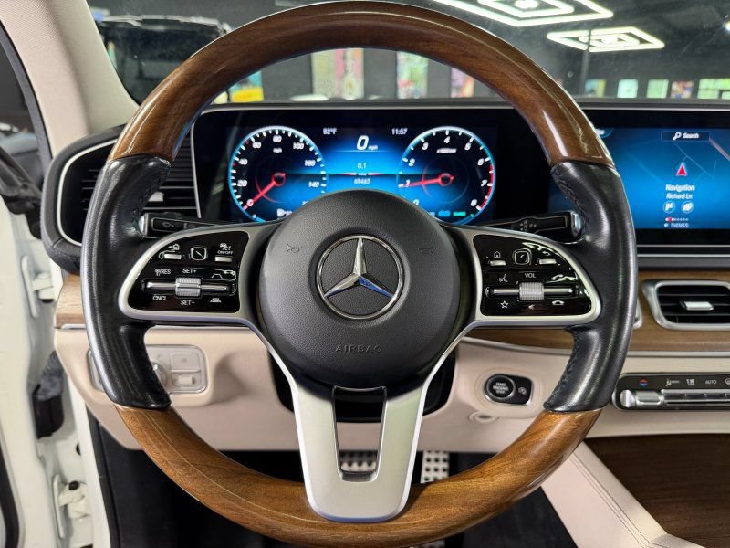 Used 2021 Mercedes-Benz GLS 580 4MATIC image 10