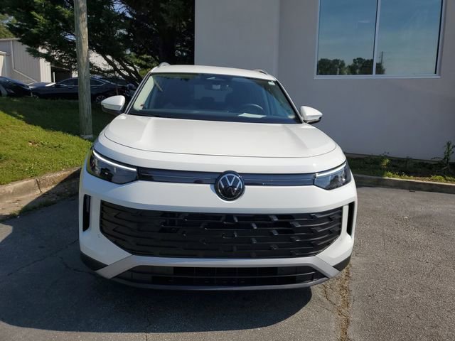 Certified 2025 Volkswagen Tiguan S video 2