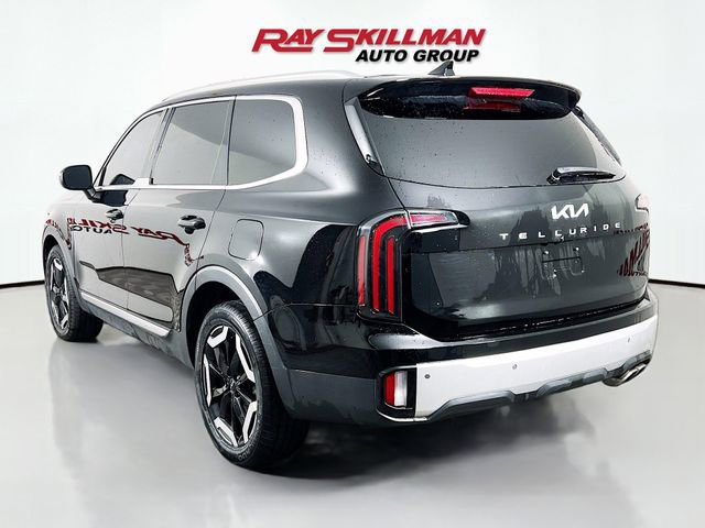 Used 2023 Kia Telluride EX w/ EX Captain's Chair Package AWD/4WD image 5