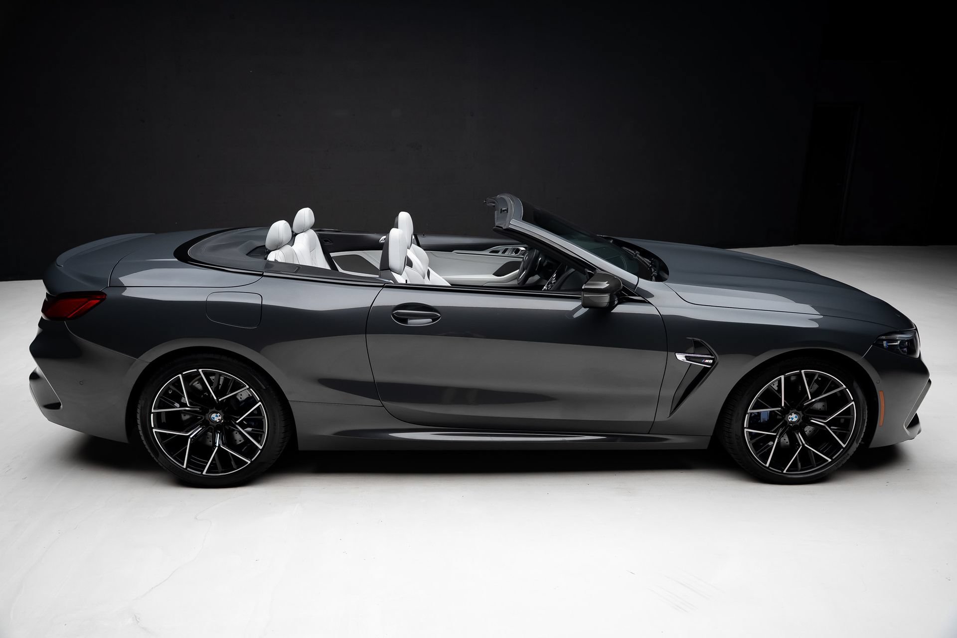 Used 2020 BMW M8 Convertible AWD/4WD image 38